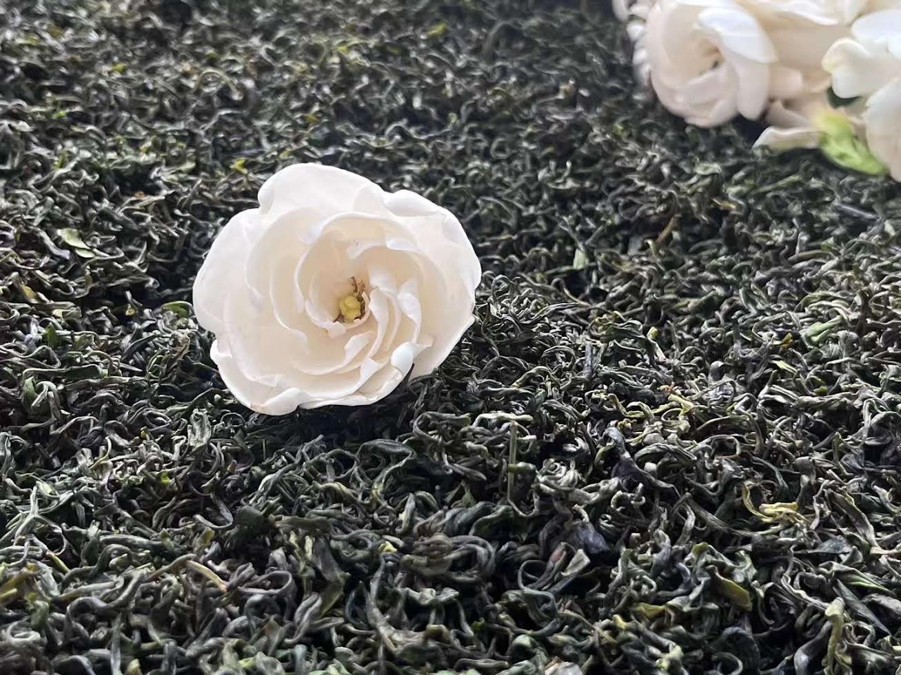 Jardin de Gardénia — Thé Vert 100g — La douceur florale, subtile et enveloppante du Gardénia.